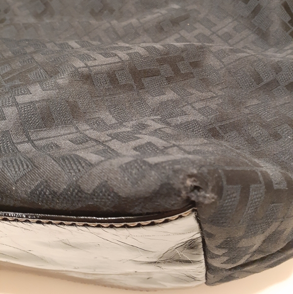 Tommy Hilfiger Tote - Picture 8 of 8